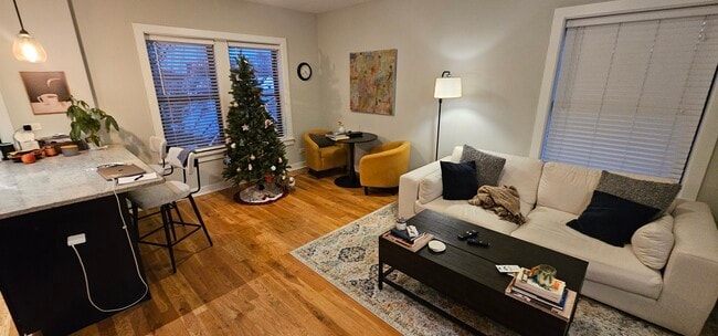 Photo - 2211 W Eastwood Ave Unidad 2205-3E