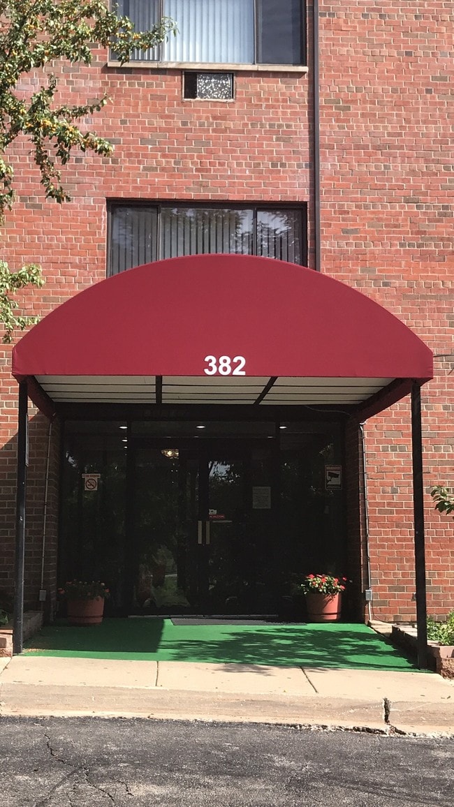 Front Entry - 382 Penn Rental