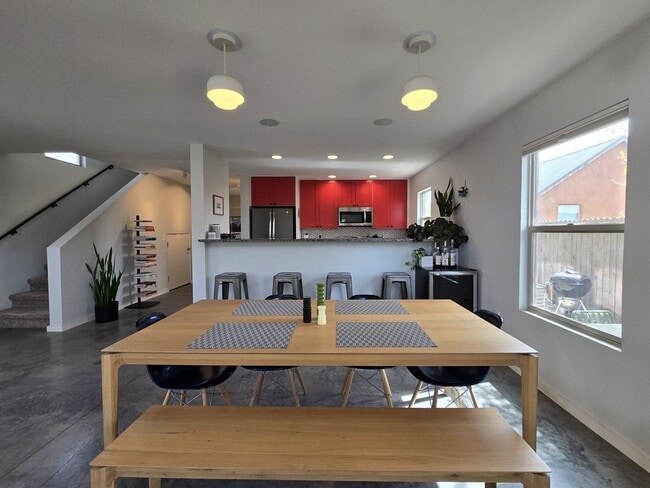 Photo - 2180 W Alameda St