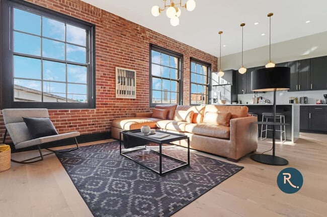 Building Photo - 1148 S Peters St Unit SI ID1268798P