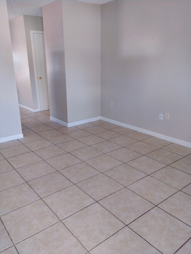 Photo - 5275 Kimberlin Ave Unit D