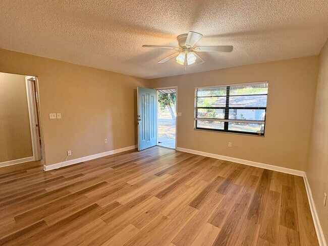 Photo - 427 6th Ave NE Apartamento Unidad A