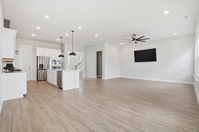 Photo - 392 Parish Farms Dr
