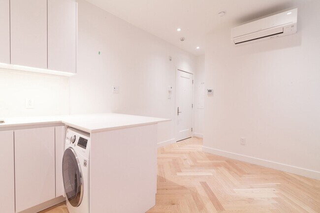 Photo - 590 Av. Outremont Unit 106