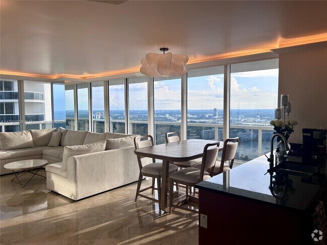 Building Photo - 1830 S Ocean Dr Unit 4106 Rental
