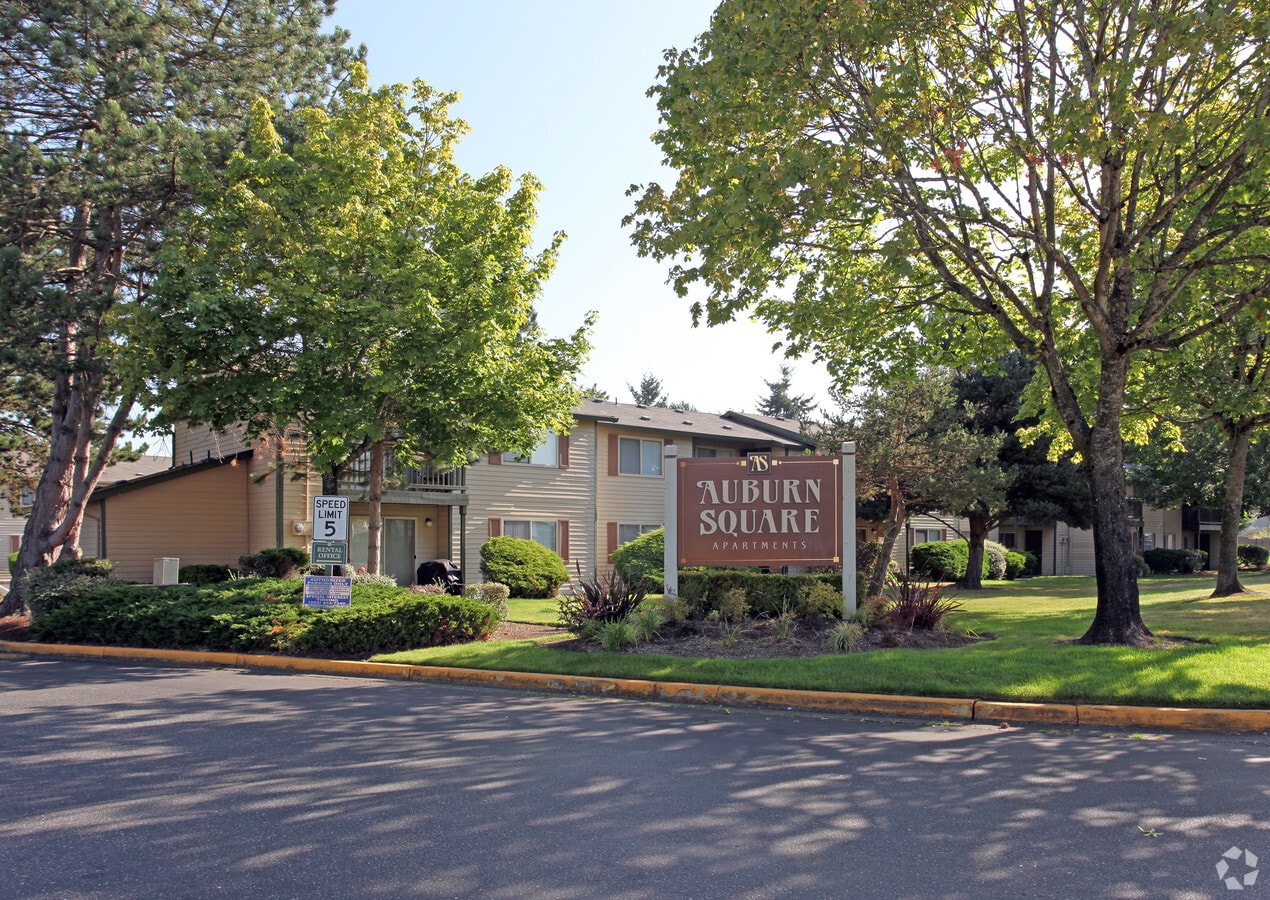 Fotografía del edificio - Auburn Square