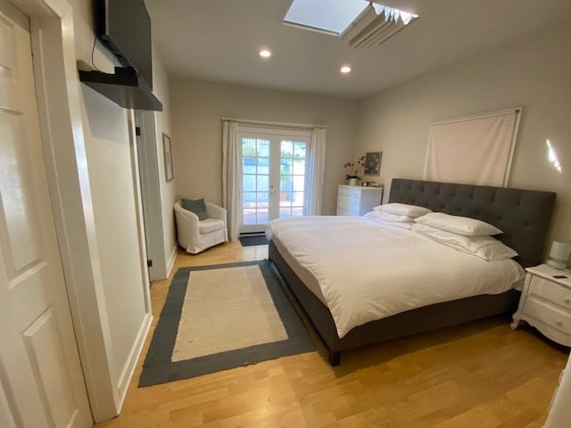 Master en suite with shower