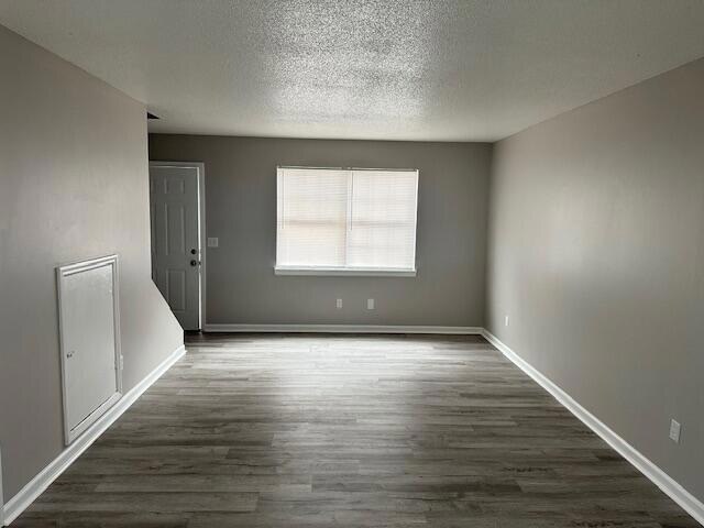 Photo - 705 Gale Dr NE