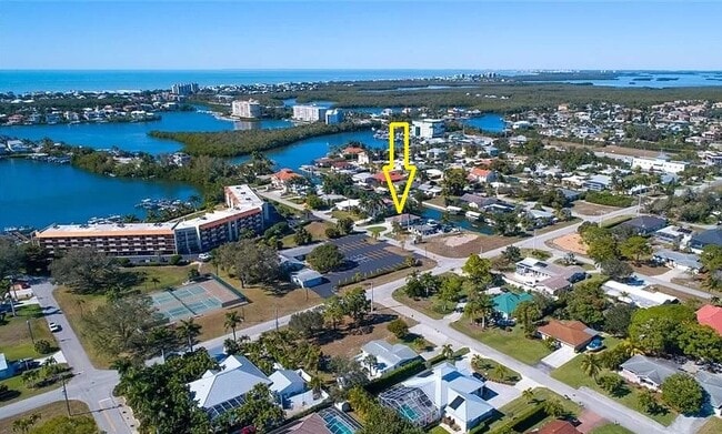 Building Photo - 217 3rd St