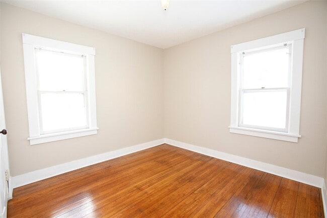 Photo - 127 W Main St