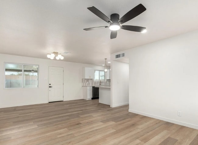 Photo - 3939 W Harmont Dr