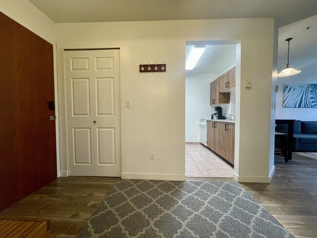 Photo - 1010 Howe St