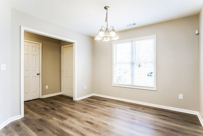 Photo - 4009 Scofield Dr