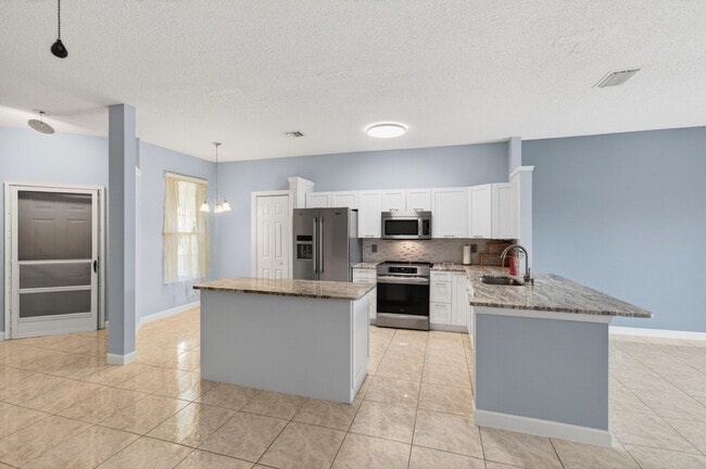 Photo - 3162 Via Poinciana