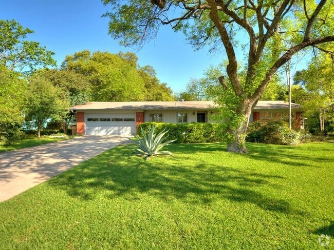 Building Photo - 2600 Twin Oaks Dr Rental