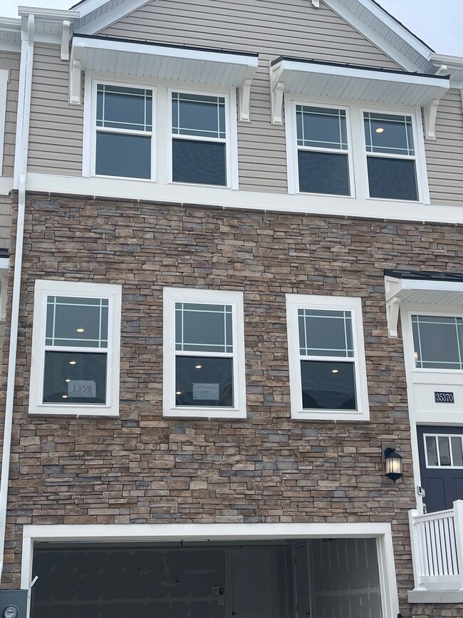 Photo - 35370 Wright Way