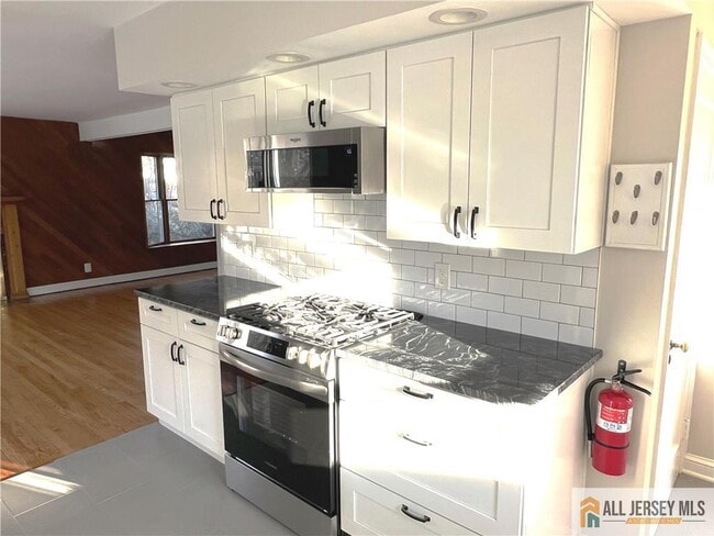 Photo - 11 Plainsboro Rd