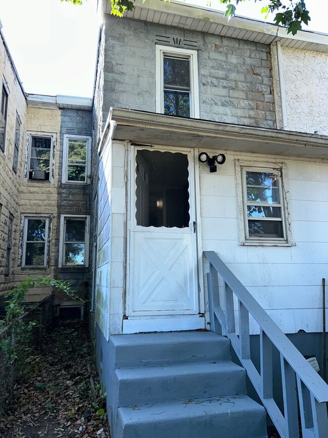 Photo - 126 D'Arcy Ave