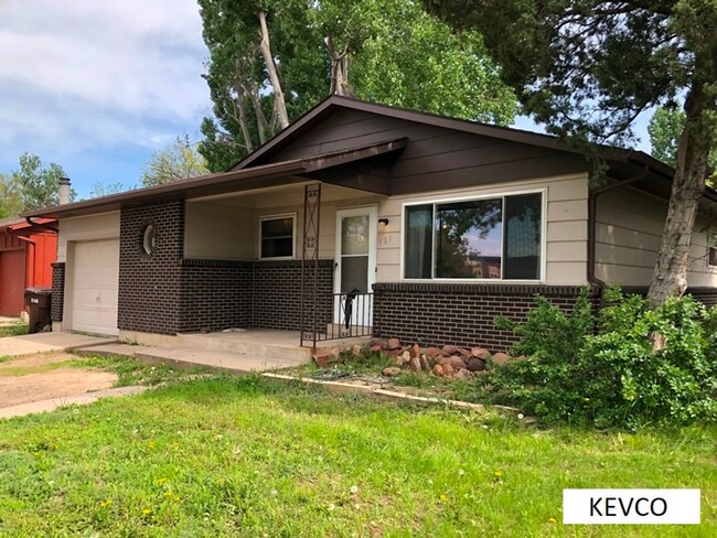 Three Bedroom House Near CSU Vet School - Three Bedroom House Near CSU Vet School