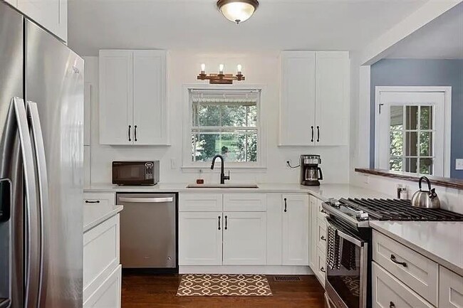 Photo - 2855 Old Carriage Dr SW