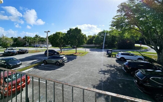 Building Photo - 8701 SW 141st St Unit B8