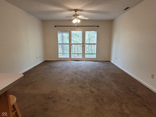 Photo - 250 Locust Ln