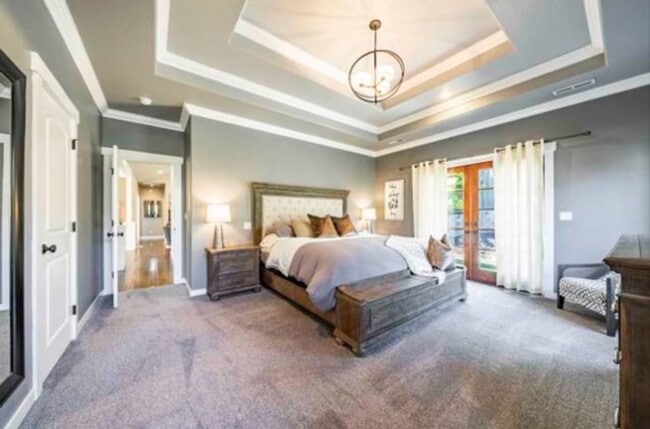 Photo - Luxury home on generous lot in the prestigious hills of East Medford!