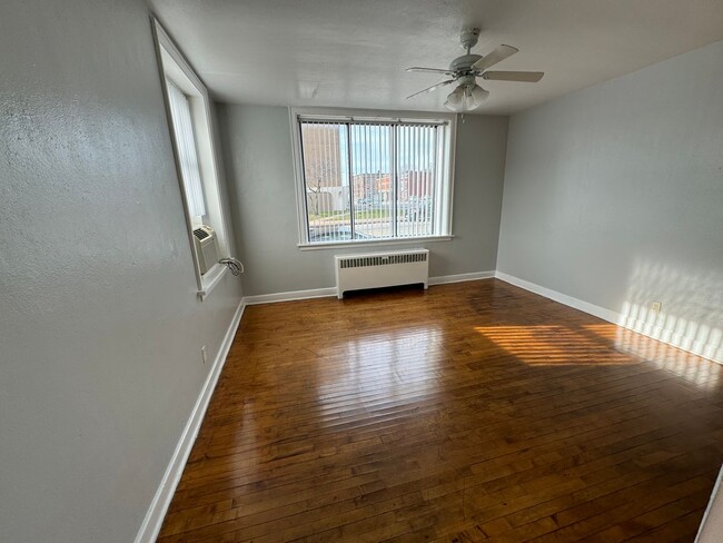 Large one room efficiency with large kitchen - Large one room efficiency with large kitchen Apartamento Unidad Apart #1