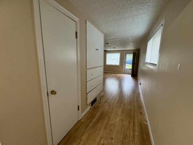 Photo - 1120 Custer Ave