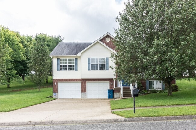 Photo - 705 Wandering Way