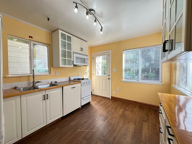 123-129 Beulah Street - 123-129 Beulah Street Apartment Unit 123