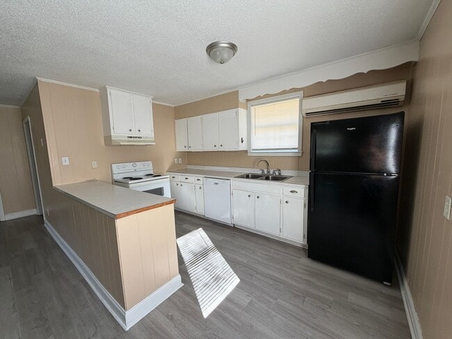 Photo - 2913 Ladd Springs Rd SE