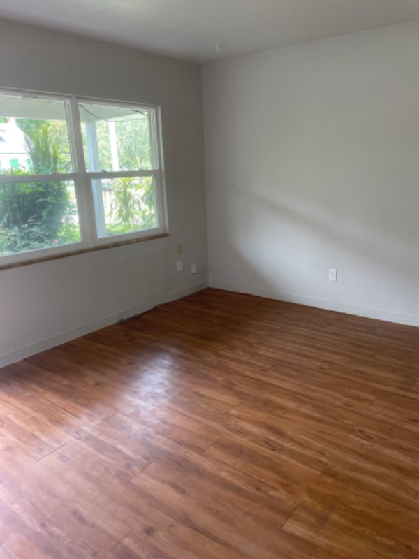 Building Photo - 1707 Wilton Ave Rental