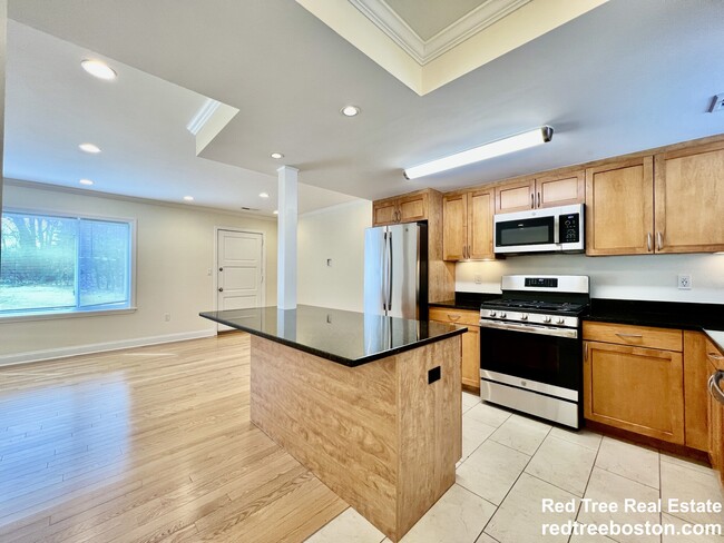 Photo - 180 Thornton Rd Condo