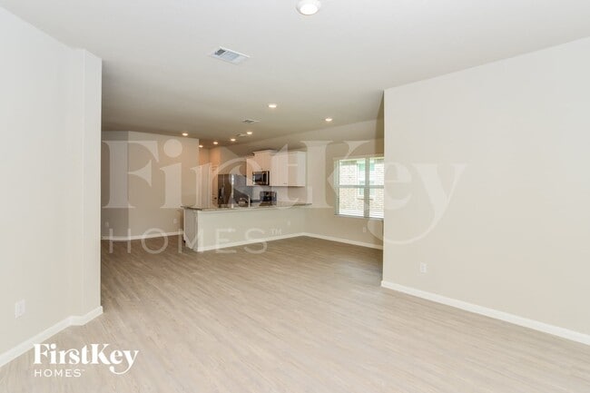 Photo - 15015 Maskette Ave