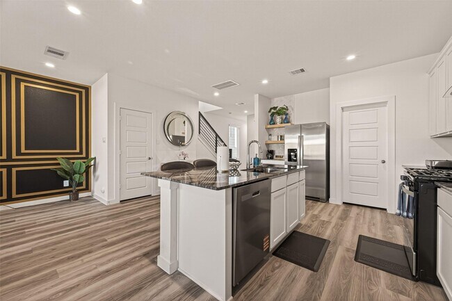 Photo - 10514 Wellesley Ter Trl