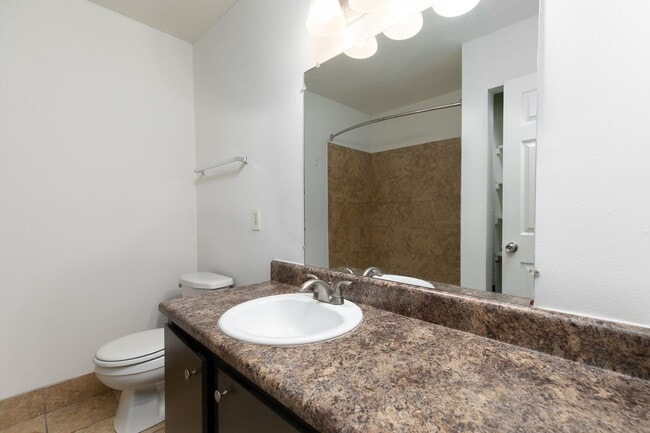 Photo - 5th Avenue Apartments