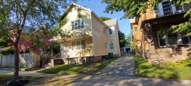 Building Photo - 39 Fargo Ave Unit 3 Rental