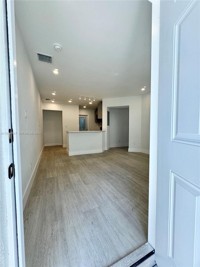 Photo - 111 NW 7th Ave Unit 1