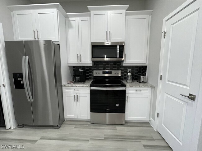 Photo - 812 SW 8th Pl