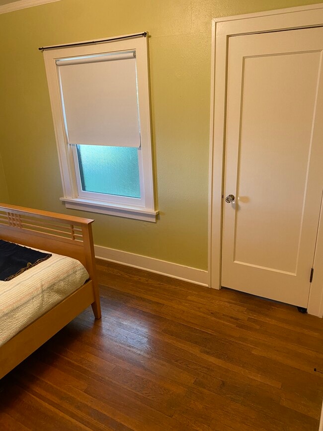 Photo - 7405 N Burrage Ave