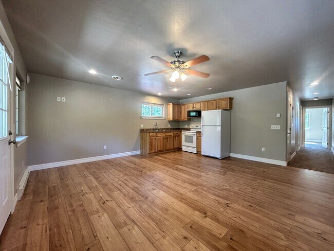 Photo - Beautiful 2 Bed/ 1 Bath Apartment in Victor