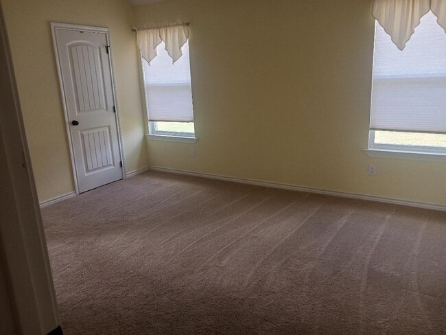 Photo - 5404 Lake View Dr