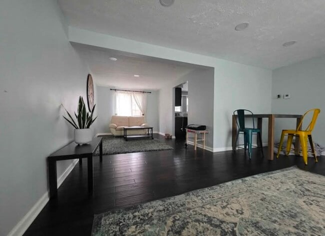 Building Photo - 8499 Rainbow Bridge Ln