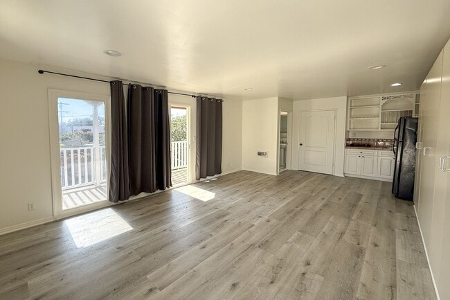 Photo - 2119 Kelton Ave