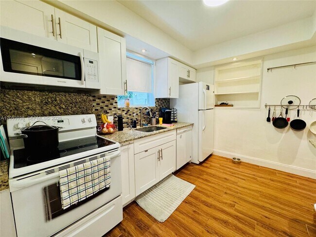 Photo - 920 N 26th Ave