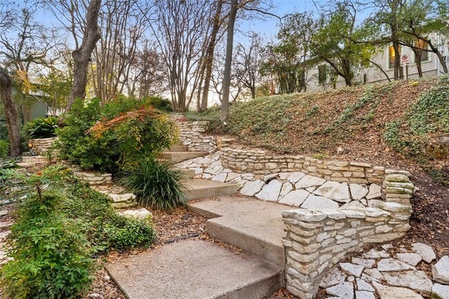 Photo - 735 Patterson Ave