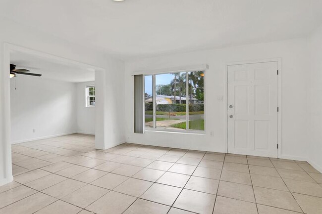 Photo - 1034 Sparkman St