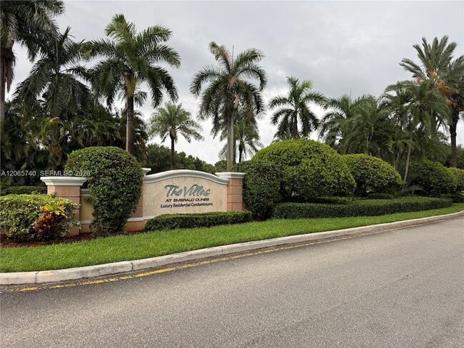Building Photo - 6482 Emerald Dunes Dr Unit 303