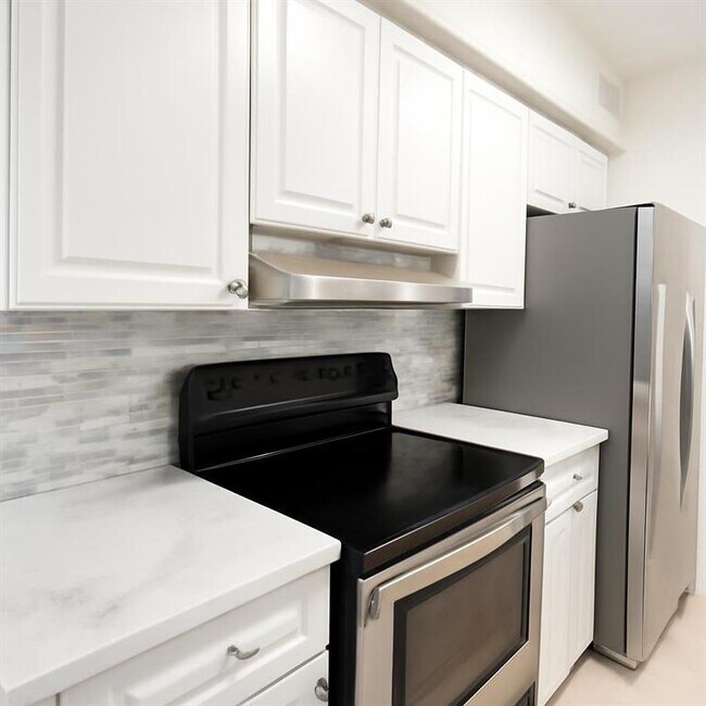 Building Photo - 8713 SW 5th St Unit 208 Rental